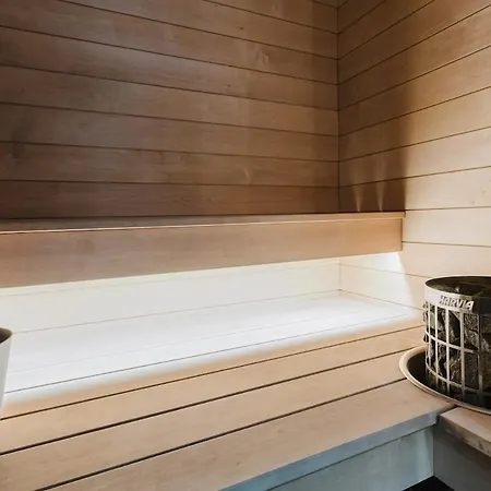 Modern House アパート